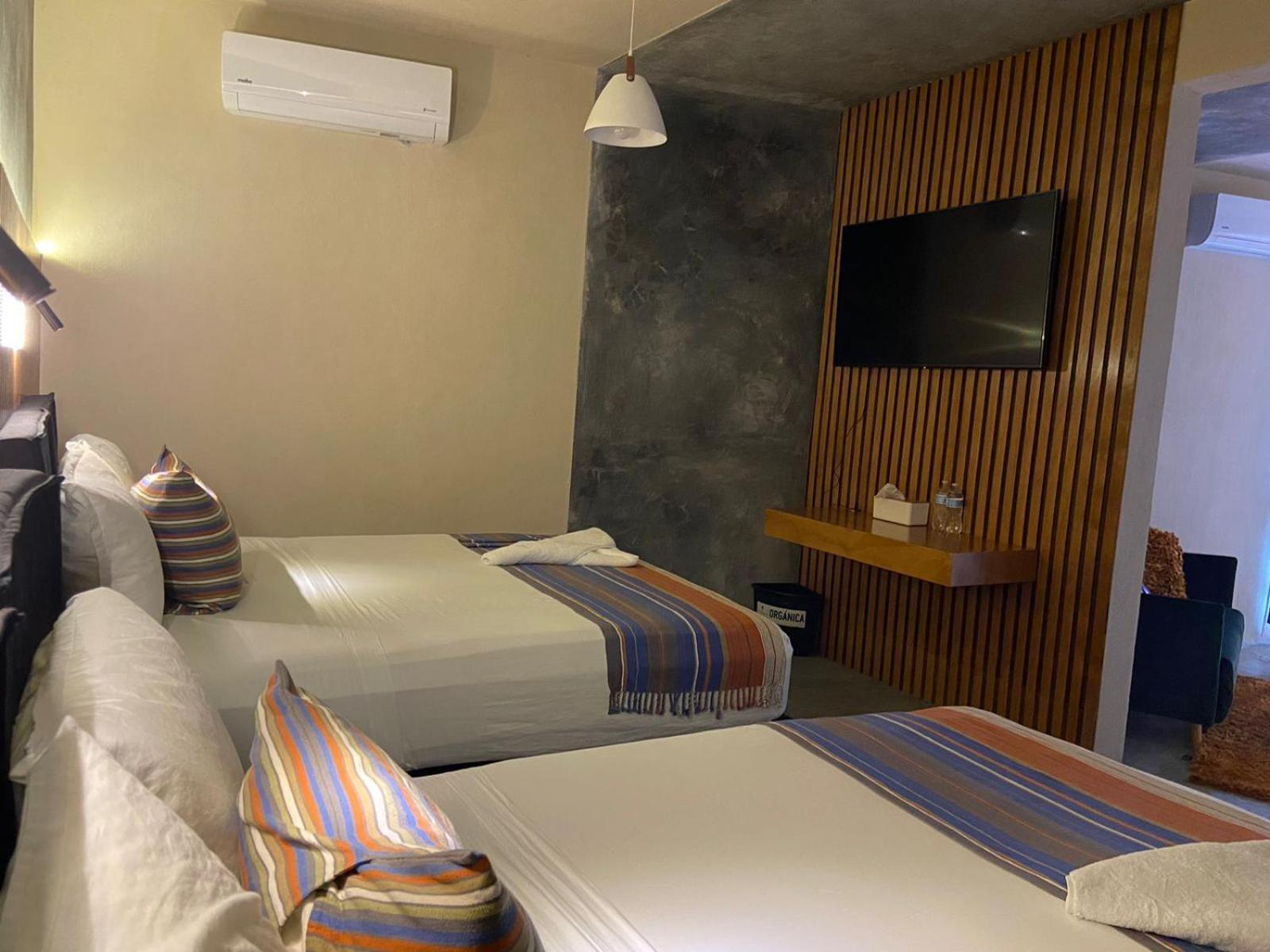 Hotel Aeropuerto Tuxtla Gutierrez Ernesto Garcia 恰帕德科尔索 外观 照片