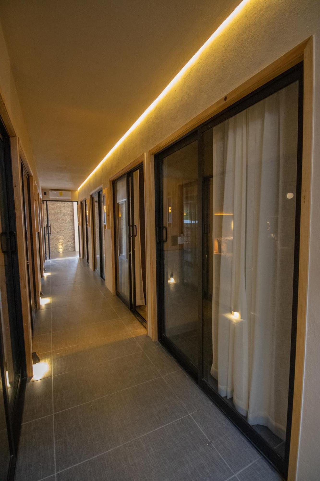 Hotel Aeropuerto Tuxtla Gutierrez Ernesto Garcia 恰帕德科尔索 外观 照片
